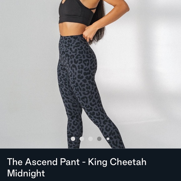 The Ascend Pant - King Cheetah Midnight NWT - Picture 4 of 6